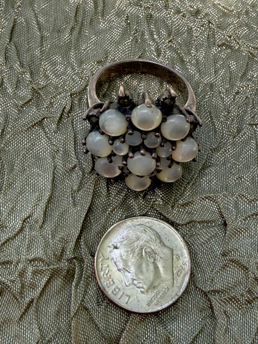 Vintage Cluster Moonstone-Effect Silver Ring - White
